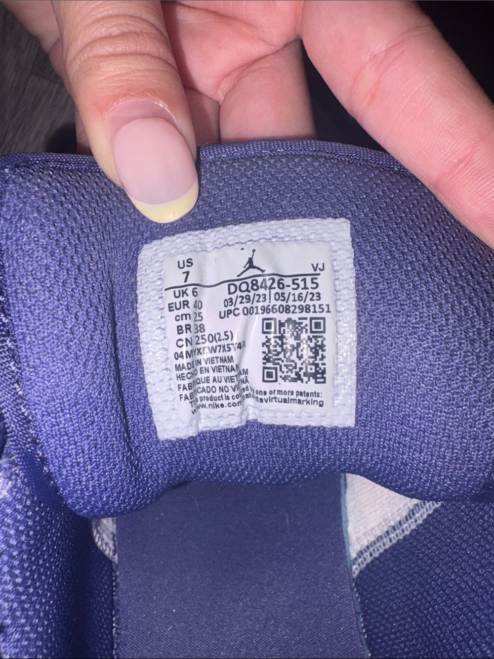 Unisex Nike White and Navy Mid-Top Basketball Sneakers - Picture 2 of 4